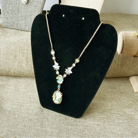 Elegant 2 piece black velvet Jewelry display stands - Picture 5 of 7